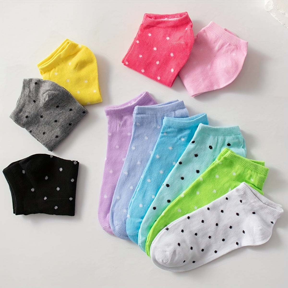 Chic & Comfortable 20-Pairs Women’s Ankle Socks: Heart & Stripe Prints, Durable Knit Fabric - Ideal Gift